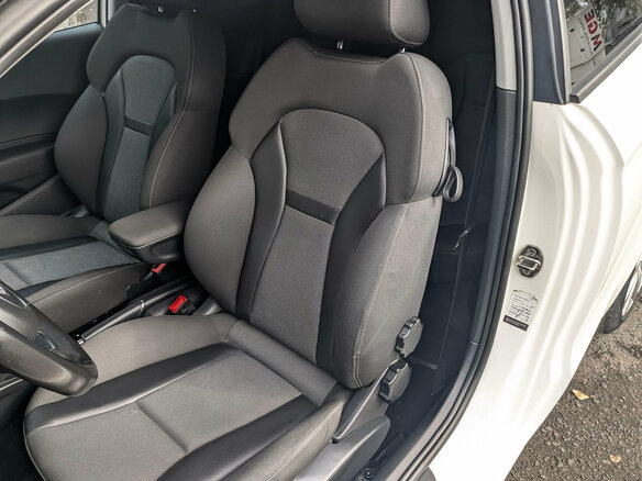 2012 Audi A1 I (8X), белый, 1200000 рублей - вид 19