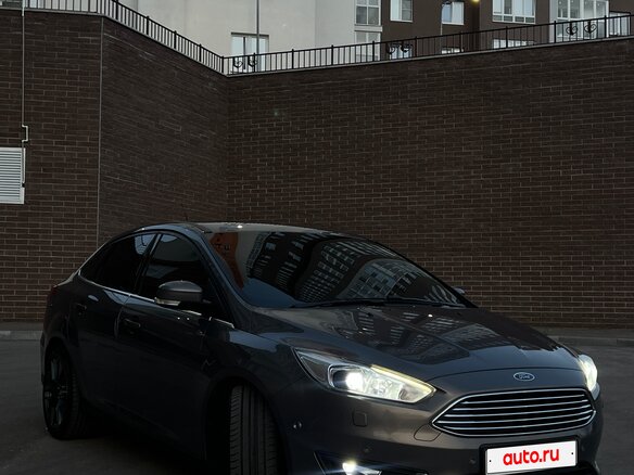 2017 Ford Focus III Рестайлинг, серый, 1200000 рублей - вид 6
