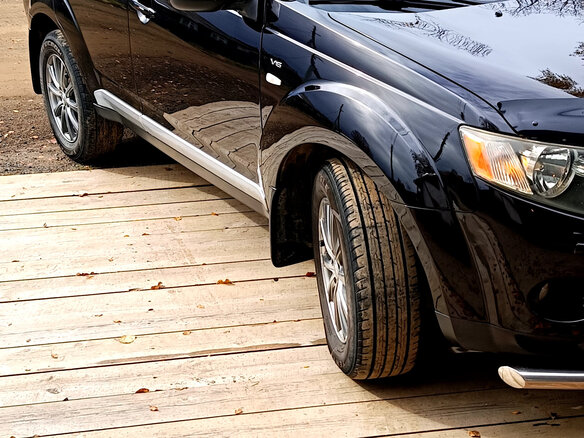 2007 Mitsubishi Outlander II, чёрный, 1100000 рублей - вид 4