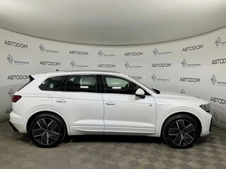 2026 Volkswagen Touareg III Рестайлинг, белый, 13130000 рублей, вид 4