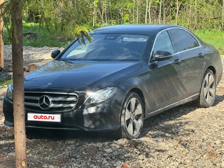 2017 Mercedes-Benz E-Класс 400 V (W213, S213, C238), чёрный, 2840000 рублей, вид 3