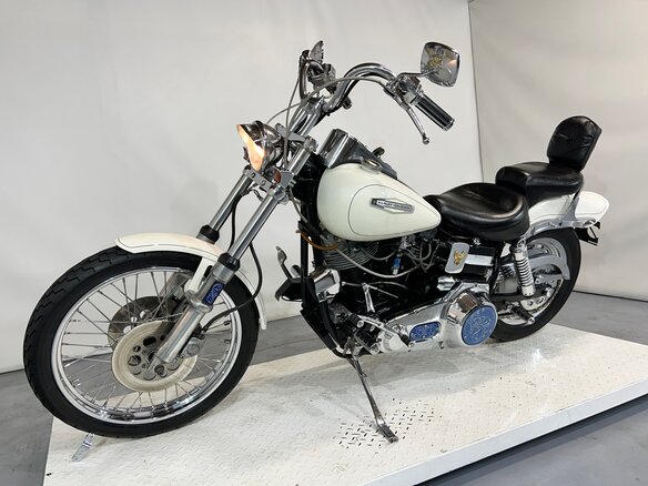 1980 Harley-Davidson Dyna Wide Glide, белый, 1500000 рублей - вид 6