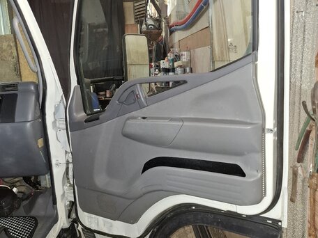 2010 Fuso (Mitsubishi) Canter, белый, 4700000 рублей, вид 4