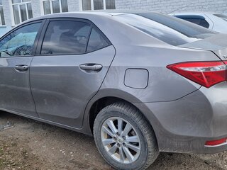2013 Toyota Corolla XI (E160, E170, E180), золотистый, 880000 рублей, вид 5