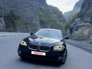 2011 BMW 5 серии 530d xDrive VI (F10/F11/F07), чёрный, 2500000 рублей, вид 2