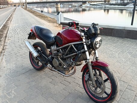 1998 Honda VTR 250, красный, 215000 рублей, вид 1