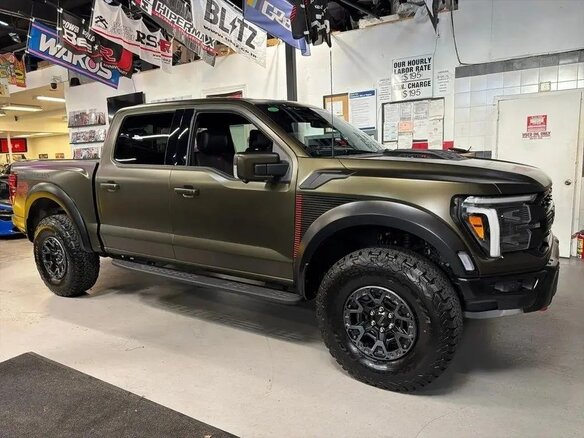 2025 Ford F-150 Raptor XIV Рестайлинг, зелёный - вид 1