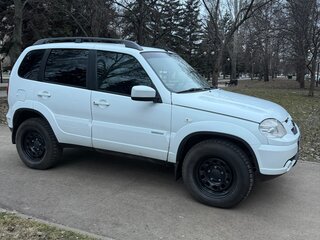 2014 Chevrolet Niva I Рестайлинг, белый, 850000 рублей, вид 4