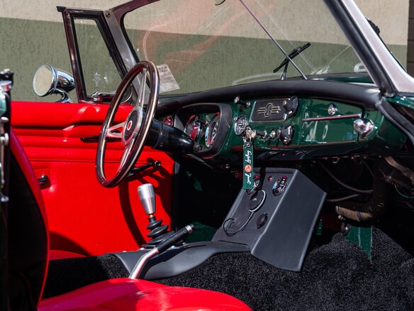1967 MG MGB, зелёный, 5900000 рублей - вид 2