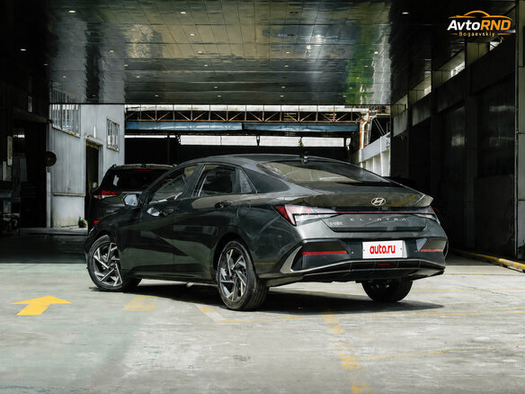 2023 Hyundai Elantra VII (CN7) Рестайлинг, серый, 1700000 рублей - вид 2