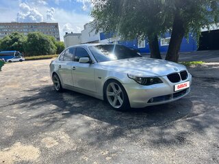 2004 BMW 5 серии 520i V (E60/E61), серебристый, 750000 рублей, вид 3