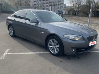 2012 BMW 5 серии 528i xDrive VI (F10/F11/F07), серый, 1850000 рублей, вид 3