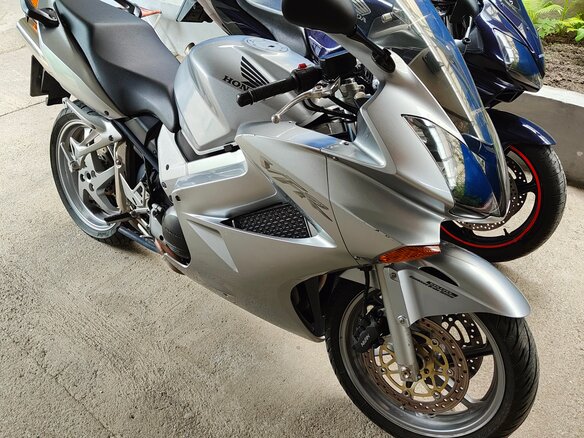 2005 Honda VFR 800, серый, 600000 рублей - вид 12