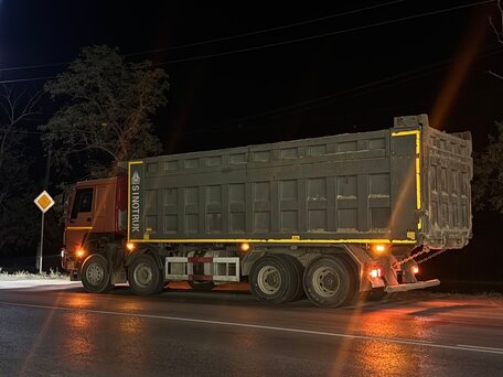 2020 Sinotruk Howo ZZ3257, красный, 3490000 рублей, вид 3