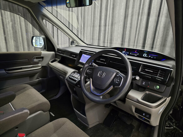 2016 Honda Stepwgn V, чёрный - вид 9