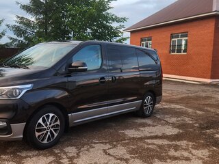 2019 Hyundai Grand Starex I Рестайлинг 2, коричневый, 3190000 рублей, вид 1