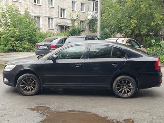 2013 Skoda Octavia II (A5) Рестайлинг, чёрный, 599000 рублей, вид 5