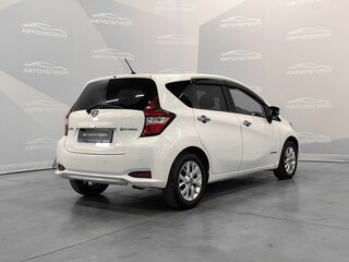 2018 Nissan Note e-Power II Рестайлинг, белый, 1050000 рублей, вид 4