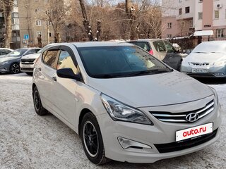 2015 Hyundai Solaris I Рестайлинг, бежевый, 750000 рублей, вид 3