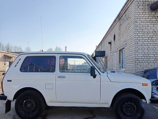 2003 Lada (ВАЗ) 2121 (4x4) I Рестайлинг, белый, 199999 рублей, вид 3
