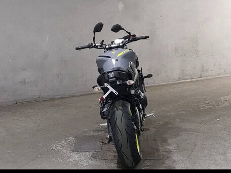 2017 Yamaha MT-09 (FZ-09), серый, 860000 рублей, вид 4
