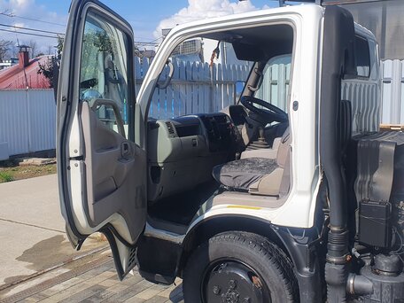 2002 Toyota Dyna, белый, 2150000 рублей, вид 3