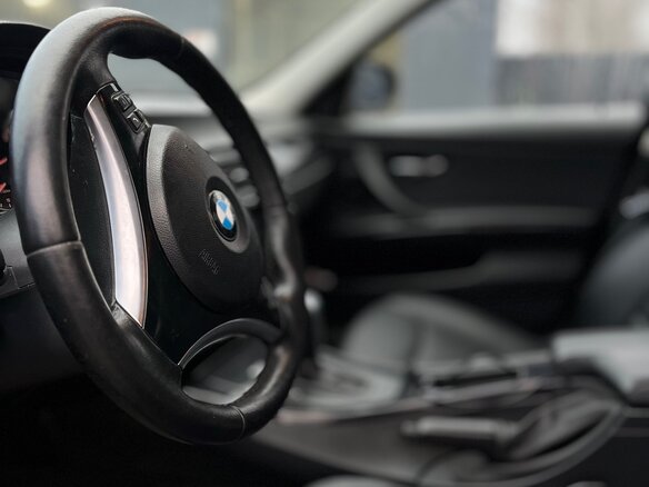 2009 BMW 3 серии 325i V (E90/E91/E92/E93) Рестайлинг, серый, 1200000 рублей - вид 5