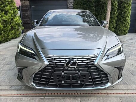 2026 Lexus ES 200 VII Рестайлинг 2, серебристый, 5000000 рублей, вид 2