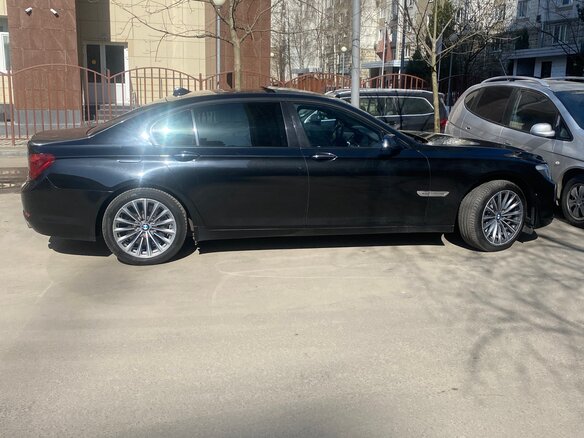 2011 BMW 7 серии Long 750Li xDrive V (F01/F02/F04), чёрный, 1400000 рублей - вид 6