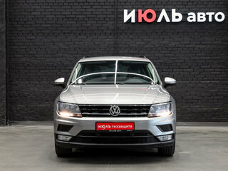2017 Volkswagen Tiguan II, серый, 1730000 рублей, вид 2