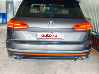 2018 Volkswagen Touareg III, серый, 3900000 рублей, вид 5