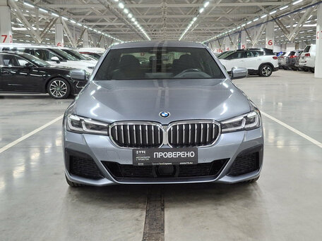 2020 BMW 5 серии 530d xDrive VII (G30/G31/G38) Рестайлинг, серый, 5280000 рублей, вид 2