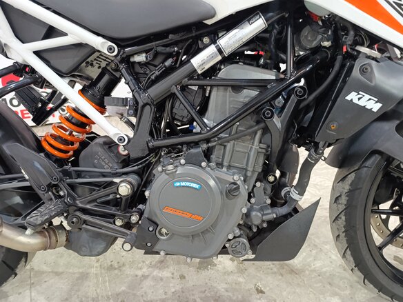 2022 KTM 390 Duke, белый, 480000 рублей - вид 13