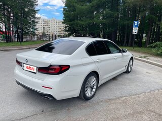 2021 BMW 5 серии 520i VII (G30/G31/G38) Рестайлинг, белый, 4390000 рублей, вид 5