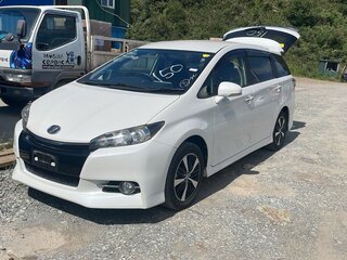 2017 Toyota Wish II Рестайлинг, белый, 1830000 рублей, вид 2