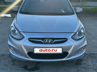 2012 Hyundai Solaris I, серебристый, 600000 рублей, вид 2