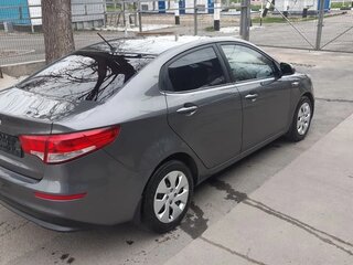 2015 Kia Rio III Рестайлинг, серый, 980000 рублей, вид 4