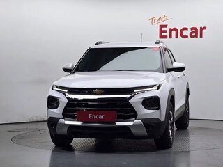 2023 Chevrolet TrailBlazer III Рестайлинг, белый, 1670000 рублей, вид 3