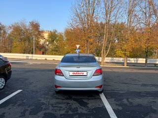 2014 Hyundai Solaris I Рестайлинг, серебристый, 670000 рублей, вид 3