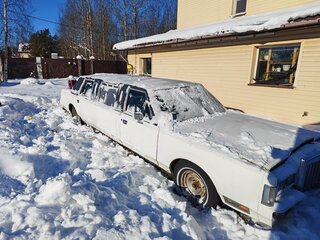 1988 Lincoln Town Car I, белый, 350000 рублей, вид 3