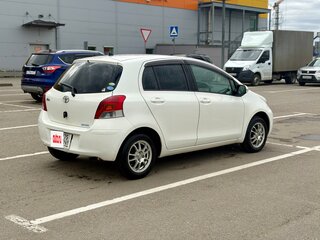 2010 Toyota Vitz II (XP90), белый, 700000 рублей, вид 4