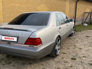 1993 Mercedes-Benz S-Класс 420 III (W140), серебристый, 1500000 рублей, вид 3