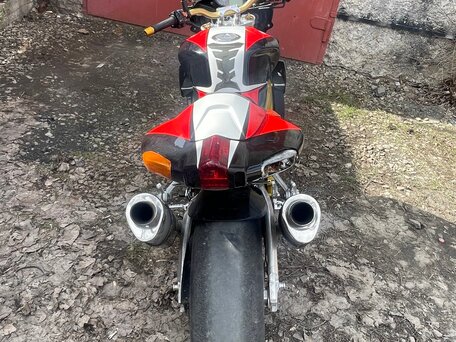 2006 Aprilia Tuono 1000, красный, 650000 рублей, вид 3