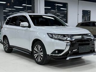 2022 Mitsubishi Outlander III Рестайлинг 3, белый, 2150000 рублей, вид 2