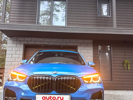 2020 BMW X1 20i xDrive II (F48) Рестайлинг, синий, 3450000 рублей, вид 4