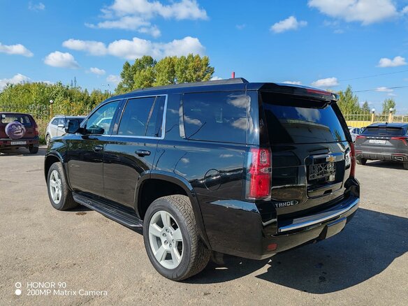 2016 Chevrolet Tahoe IV, чёрный - вид 3