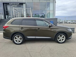 2018 Mitsubishi Outlander III Рестайлинг 2, коричневый, 1600000 рублей, вид 4