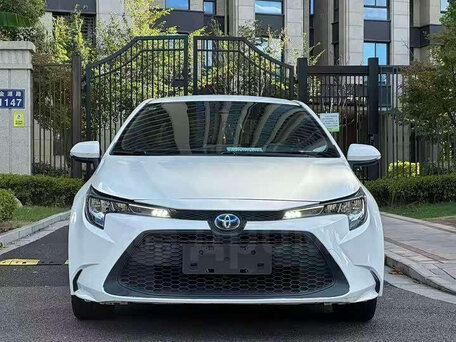 2023 Toyota Levin XII (E210) Рестайлинг, белый, 1390000 рублей, вид 2