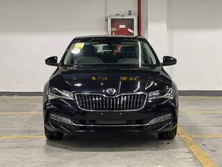 2025 Skoda Superb III Рестайлинг, чёрный, 2490800 рублей, вид 2
