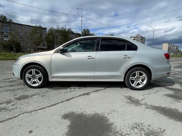 2011 Volkswagen Jetta V, бежевый, 735000 рублей - вид 3